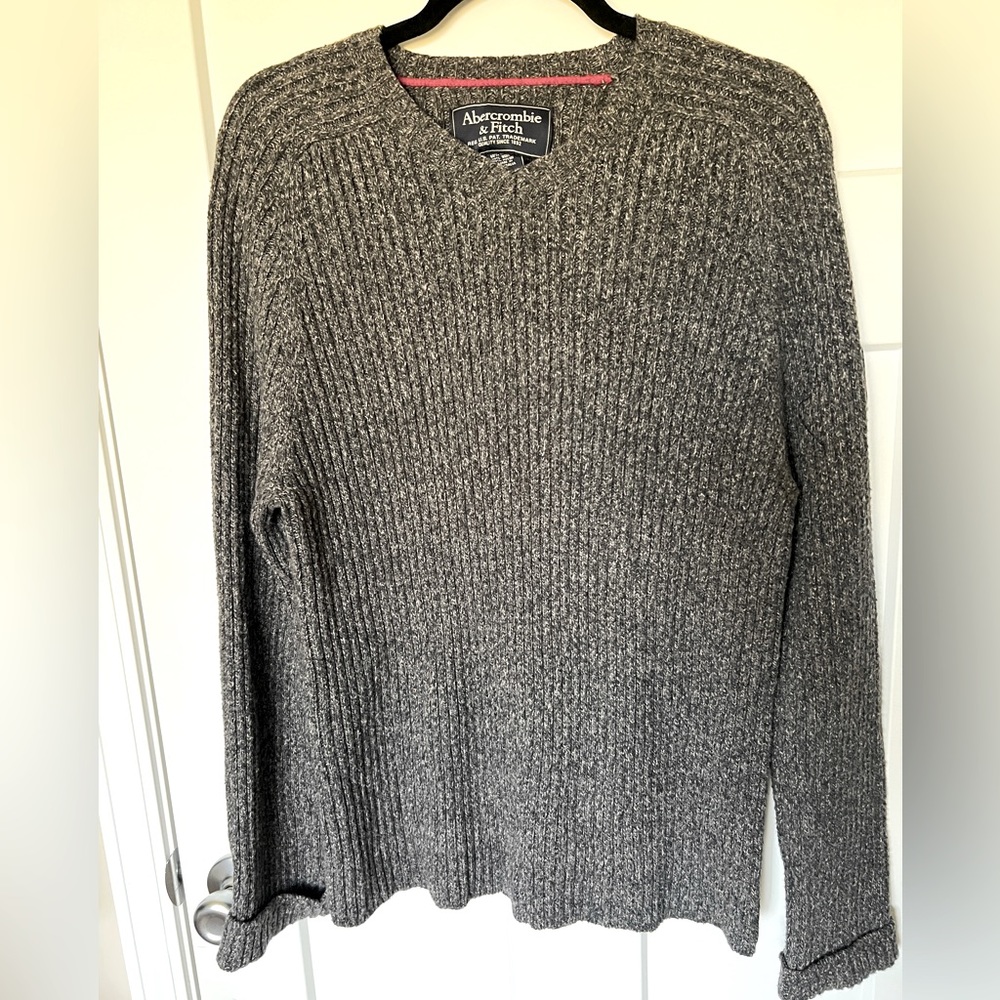 Abercrombie and Fitch wool and cotton blend sweater with brand patch on arm XL